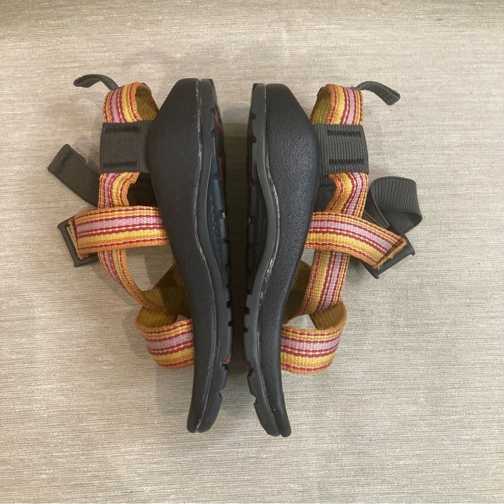 CHACO Sz 9 Z1 Colourful Straps Adjustable Buckle Closure Kids Sandals - Picture 3 of 8